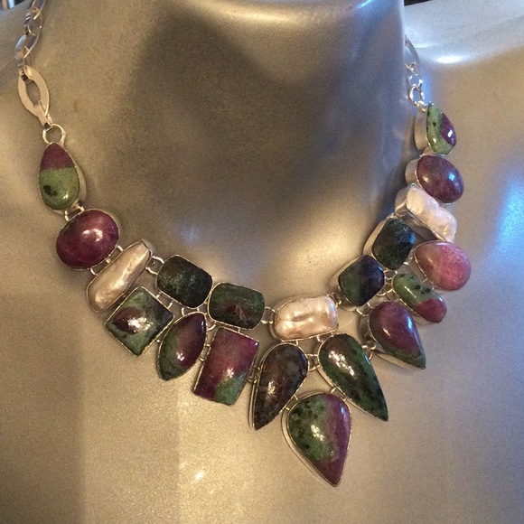 Breathtaking Genuine Ruby Zoisite Necklace With Pearls - Picture 9 of 12